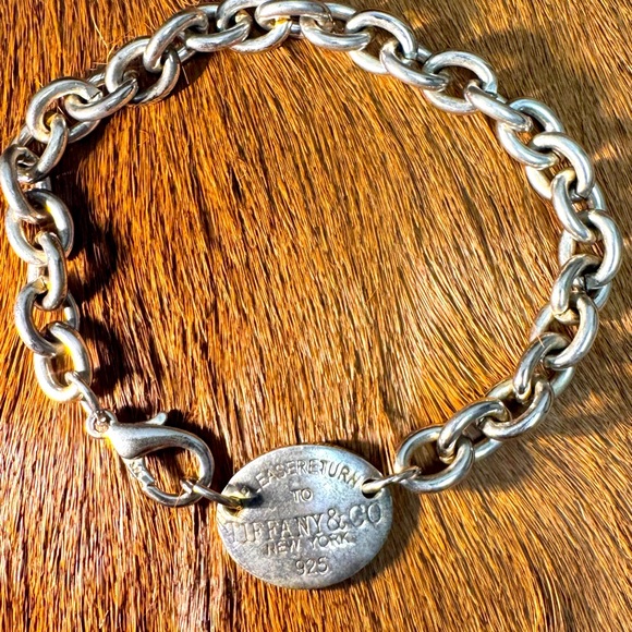 Tiffany & Co. Jewelry - Tiffany & Co. Return to Tiffany Oval Authentic Silver Bracket 9 Inch Silver 925